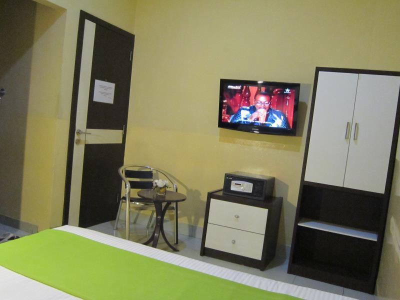 Wisma Sederhana Mitra Reddoorz Medan Exterior photo
